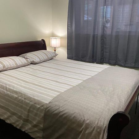 1 Bedroom Suite In Langford. Victoria Exterior foto
